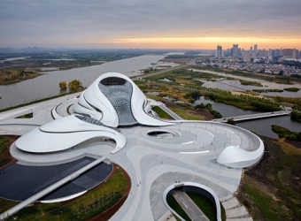 ALUMINUM – THE BRIDGE BETWEEN TECHNOLOGY AND ART IN ARCHITECTURE ALUMINUM – THE BRIDGE BETWEEN TECHNOLOGY AND ART IN ARCHITECTURE